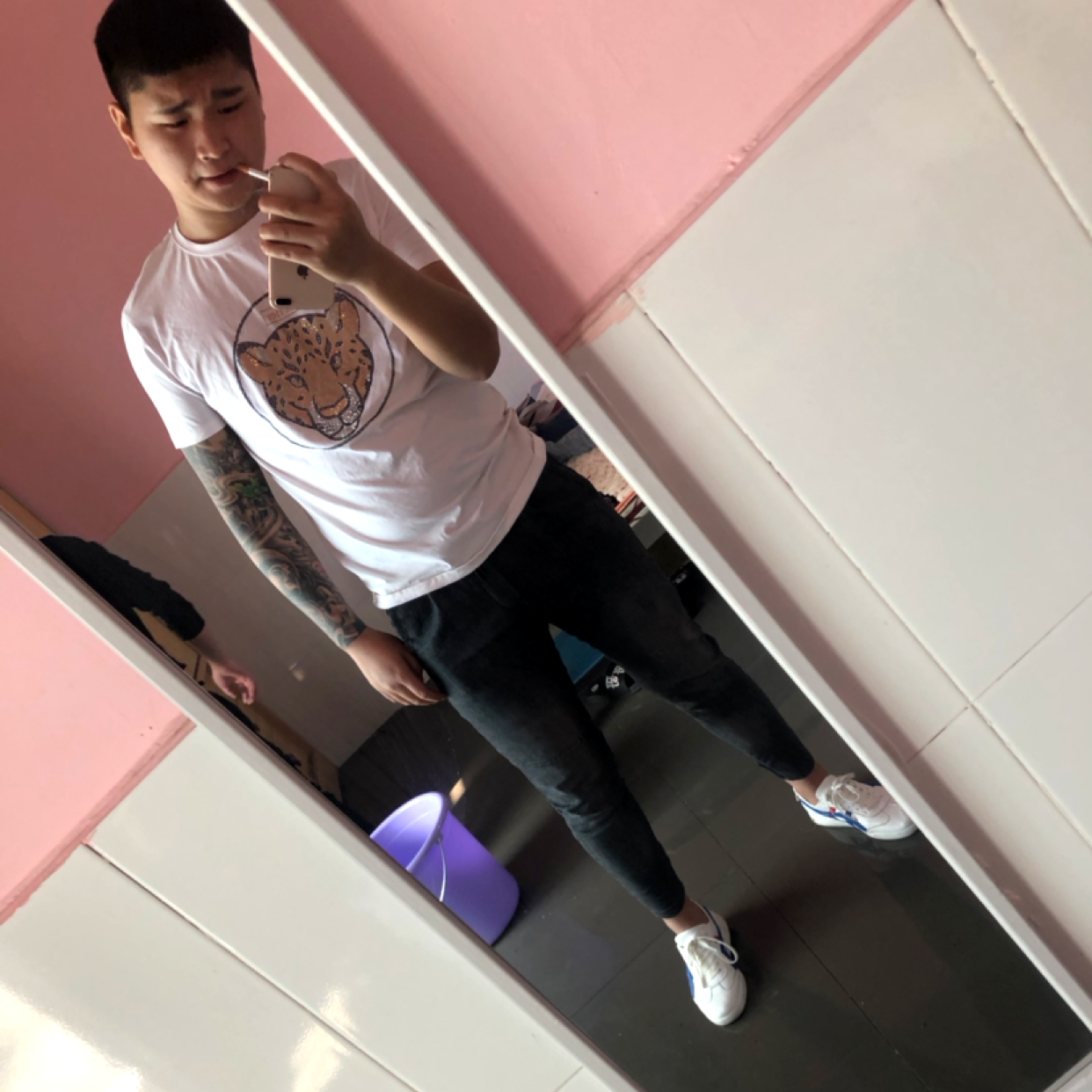 善良踢八宝粥的照片