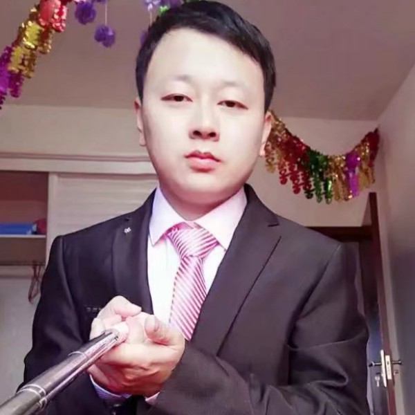 向着炮火前进的照片