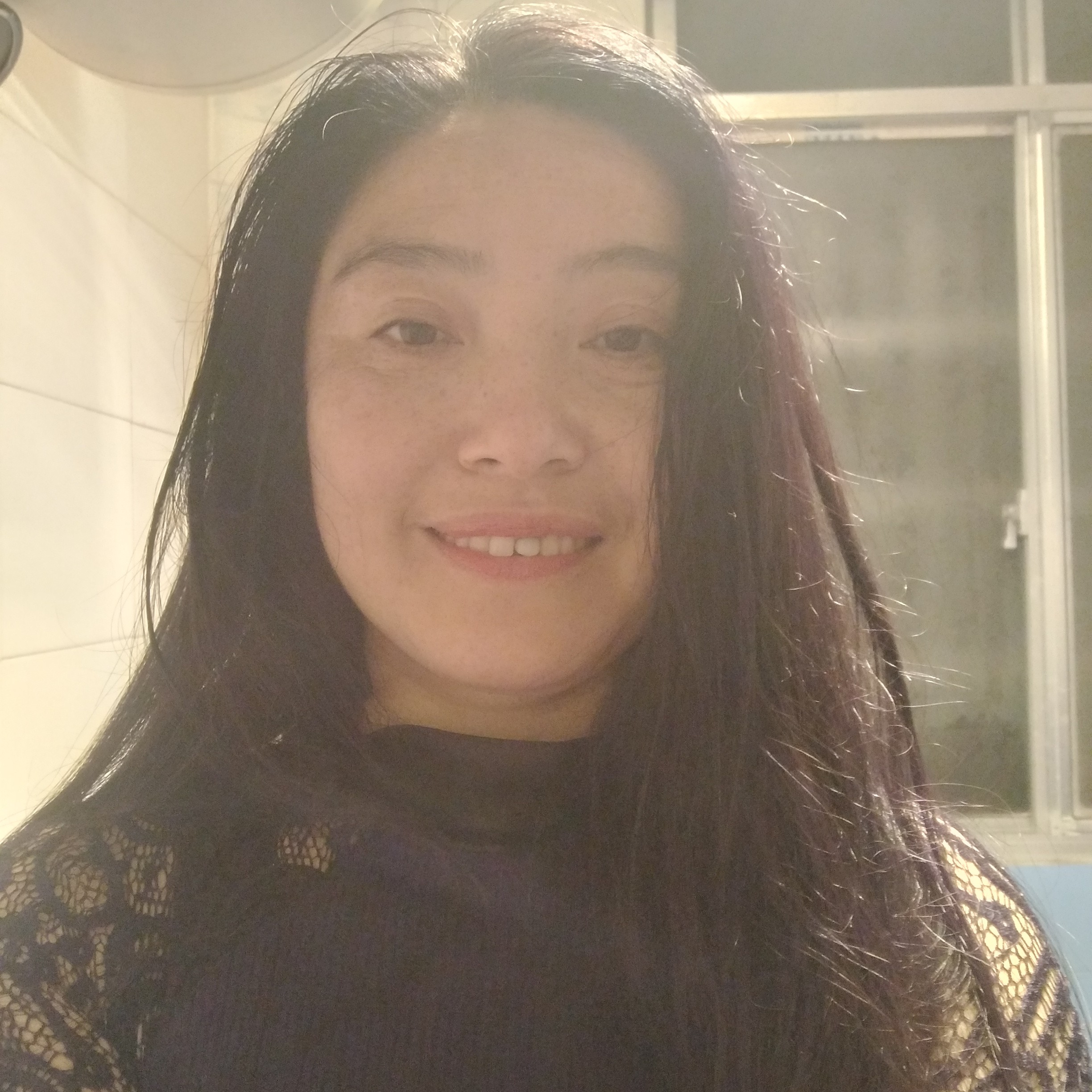 优雅浅吻耳机的照片