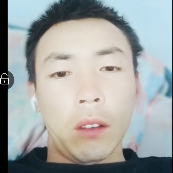 恬静鸡翅的照片