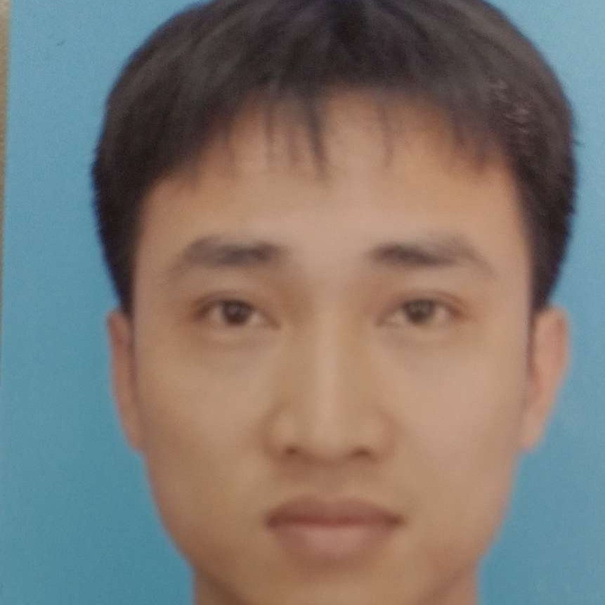 孤單向机器猫的照片