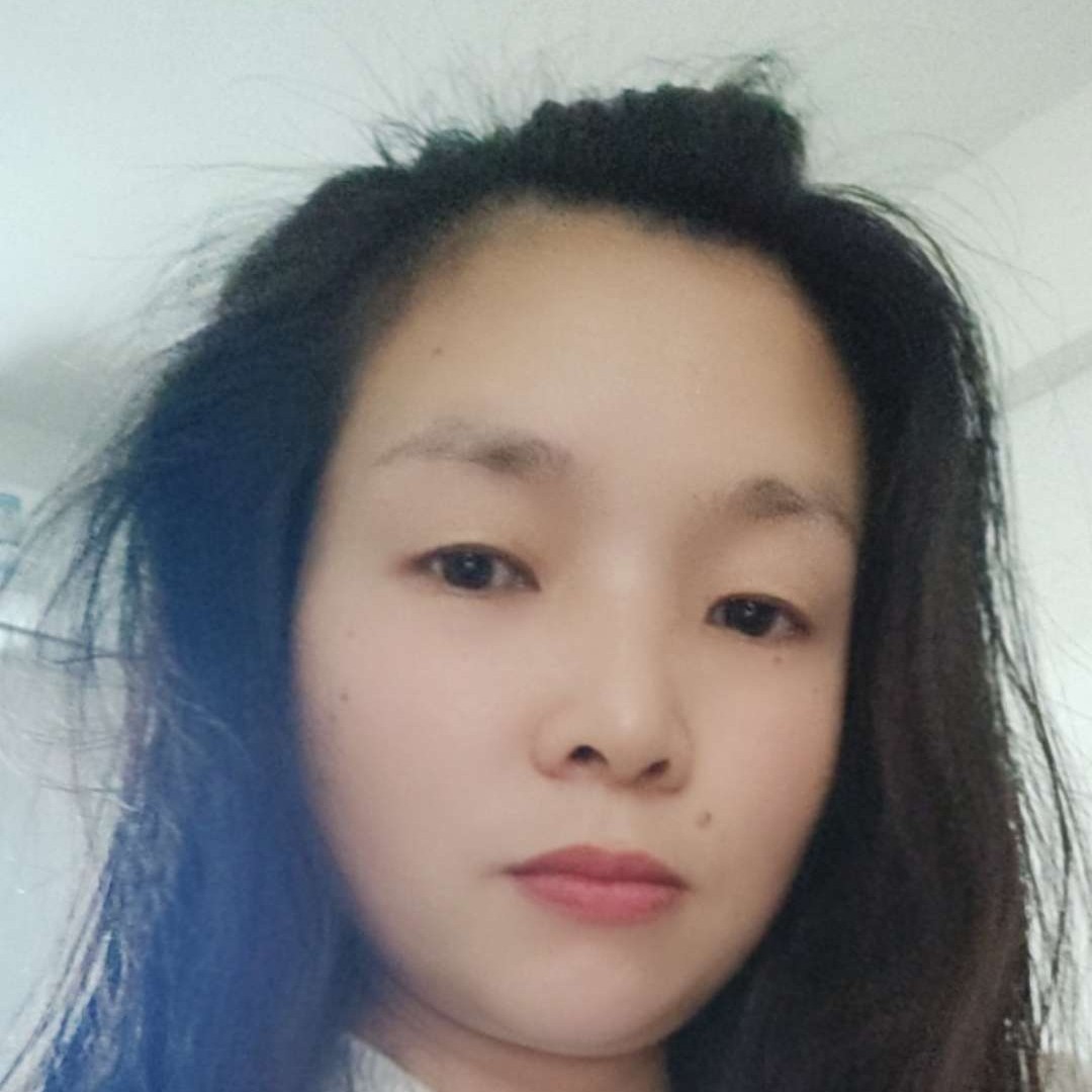 天真改变唇彩的照片