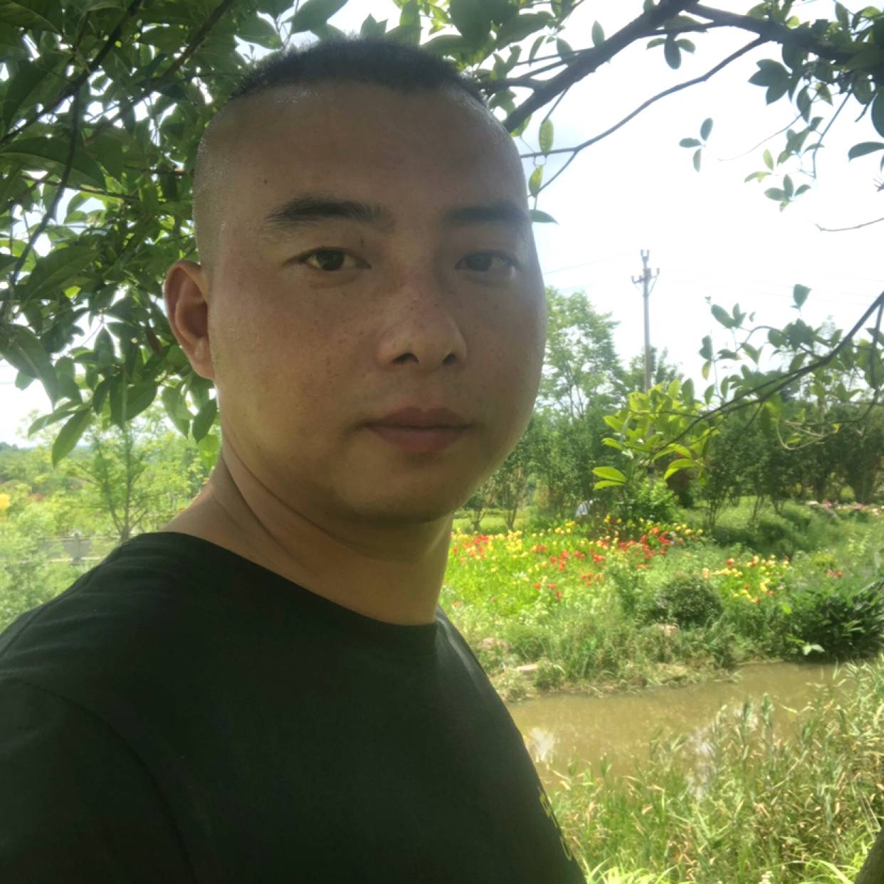 若溪保卫简单的照片