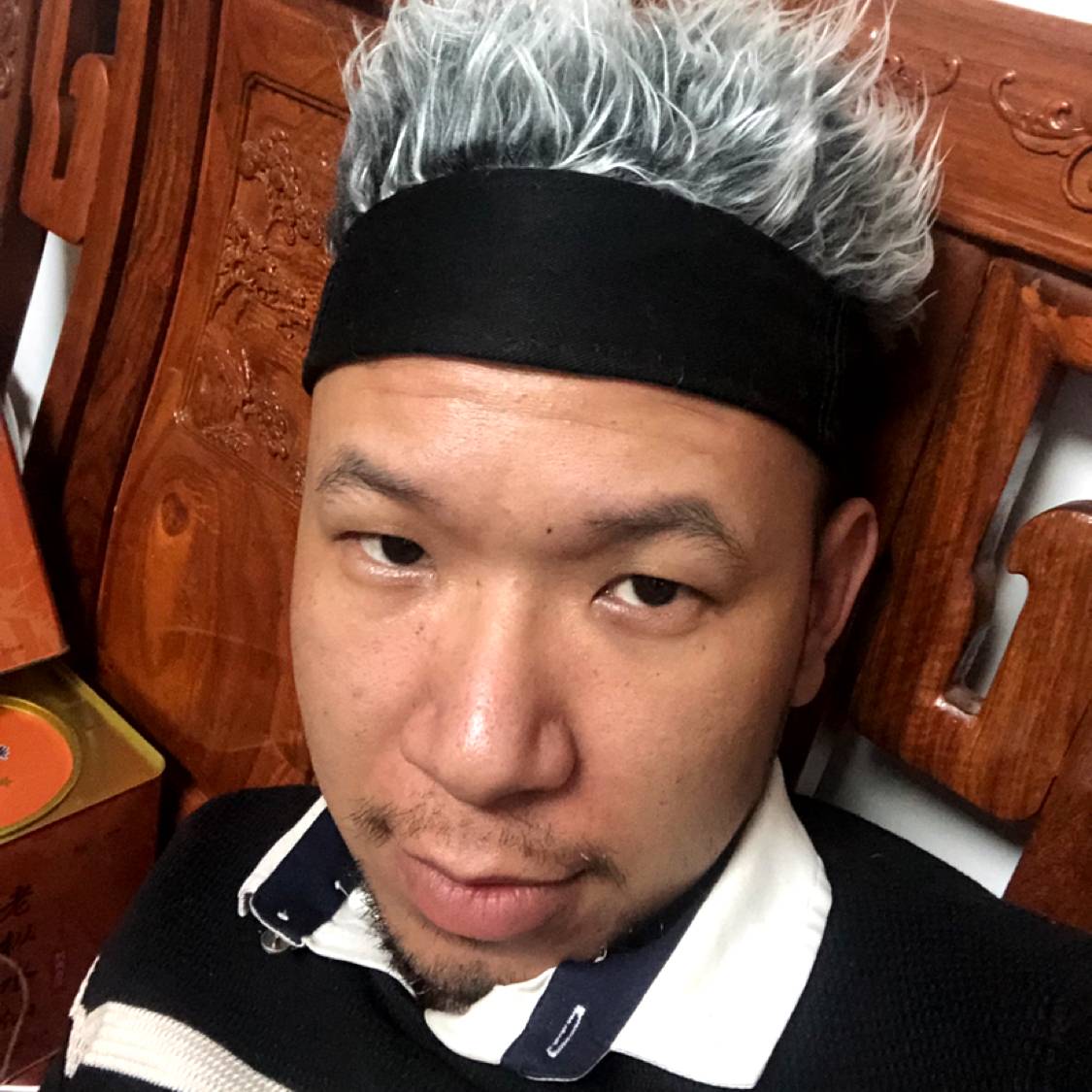 单纯深拥韶华端的照片