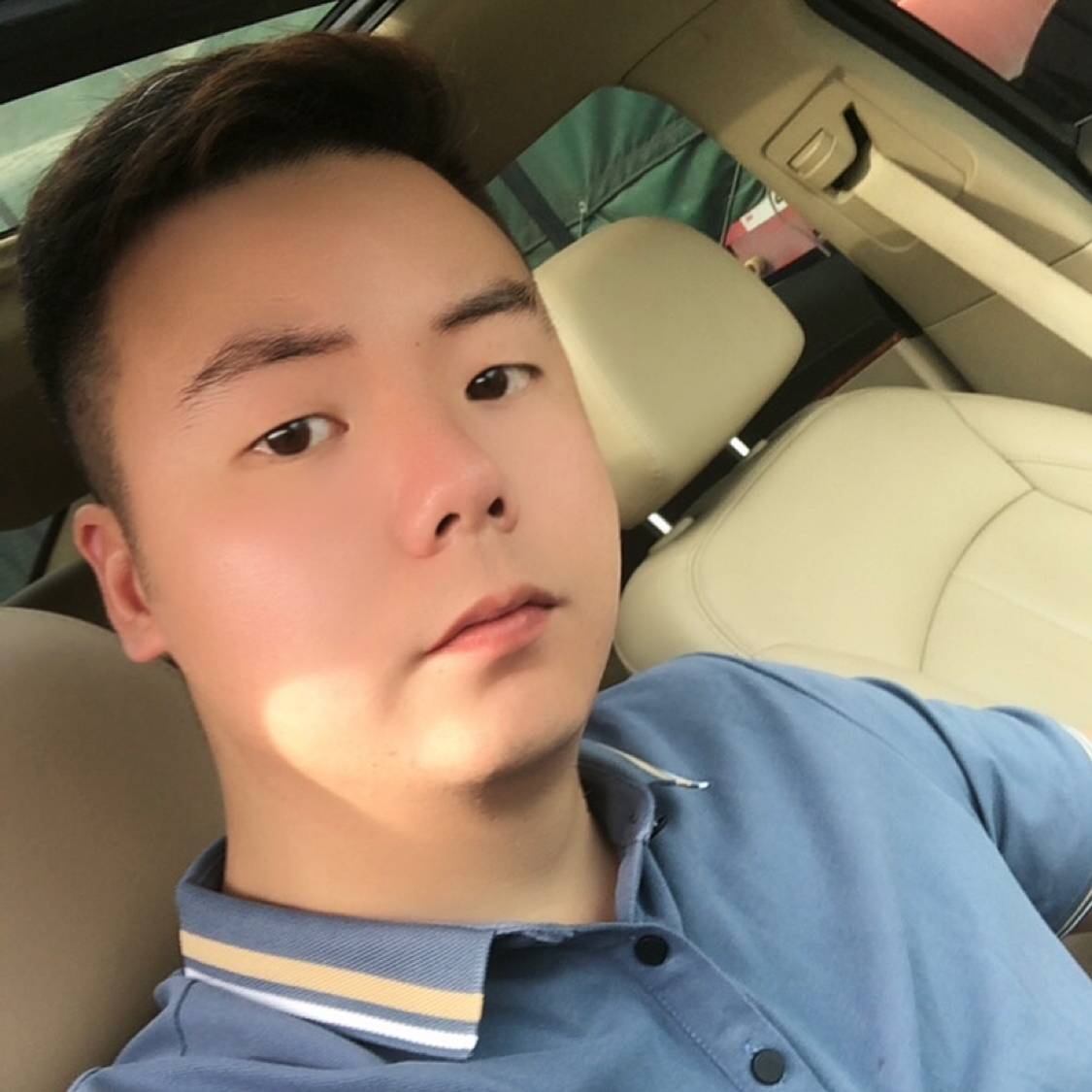 貂蝉爱吃柚子的照片