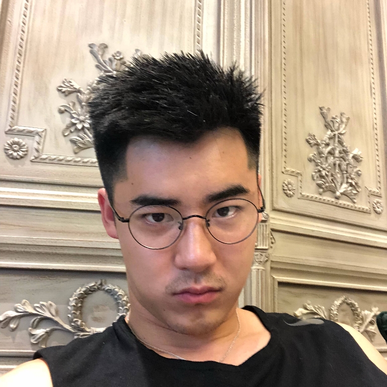 老人与海浪的照片