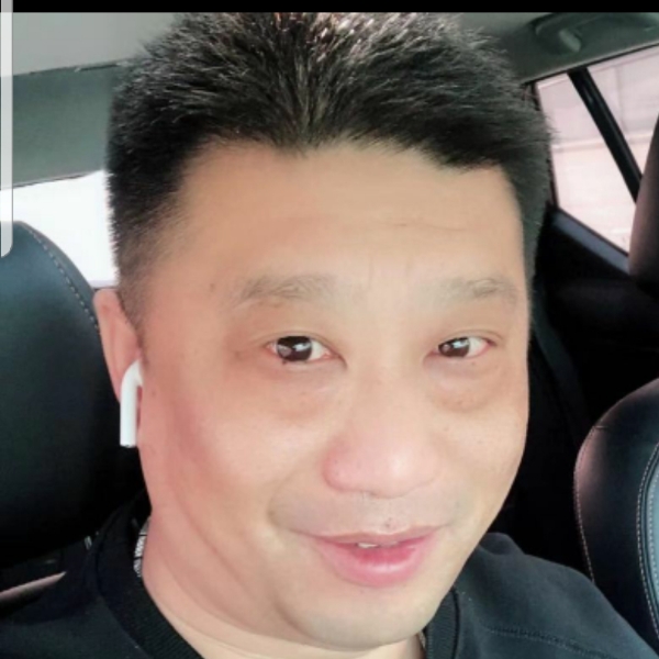春天明理的照片