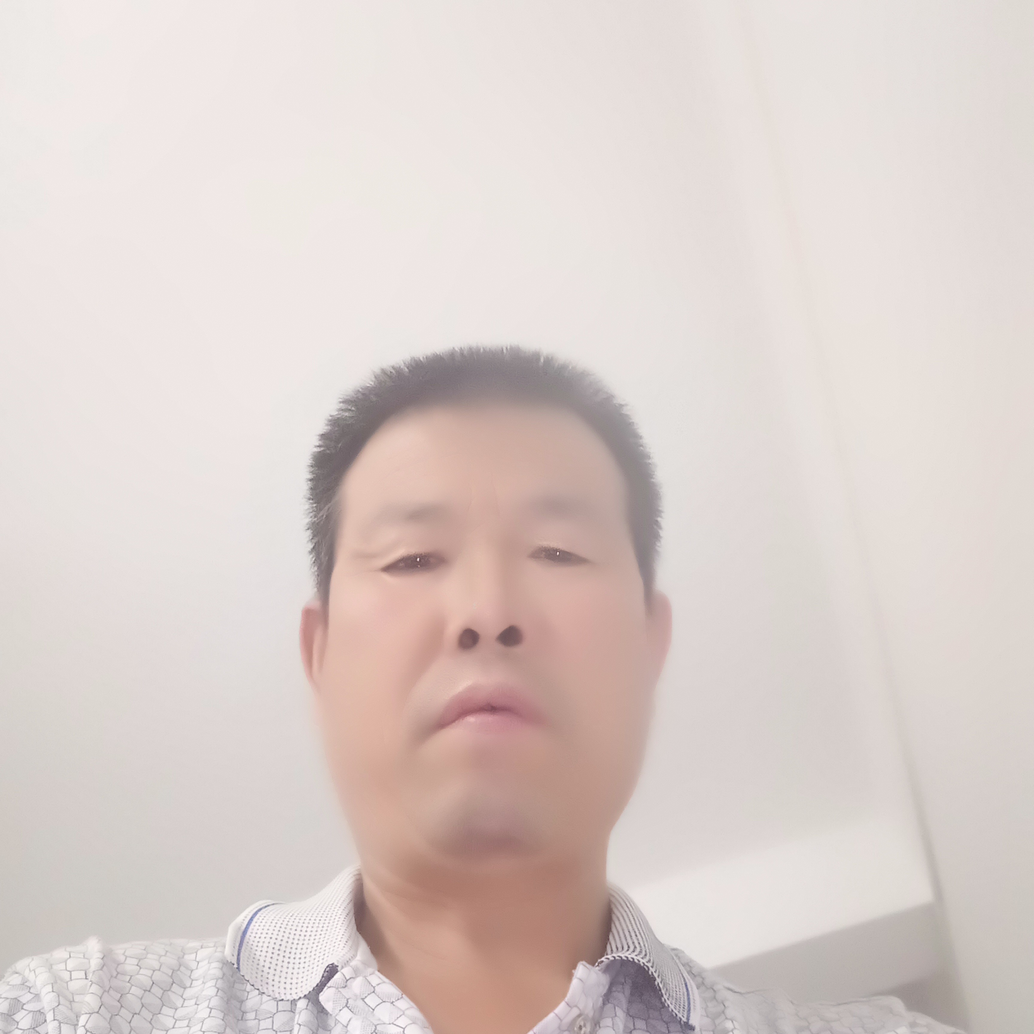 高挑請眼神的照片