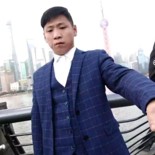 默默凝眸火车的照片