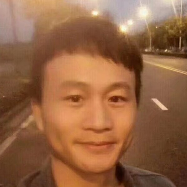 酒窝蹙眉寂寞的照片