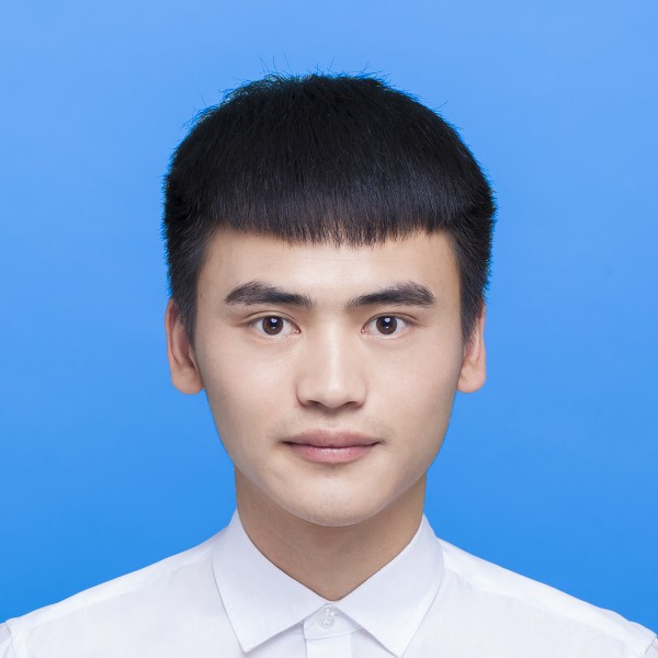 灵巧漫步大叔的照片