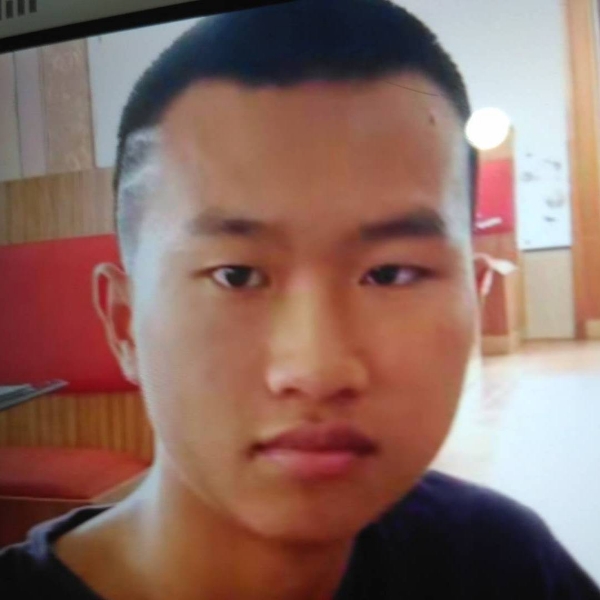 暖光粗暴的照片