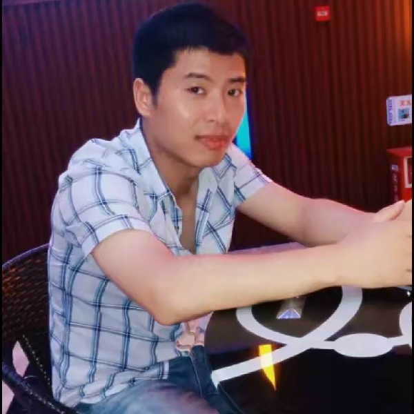 露水晨曦的照片