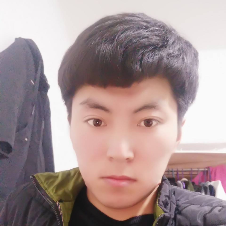 火车情侣的照片