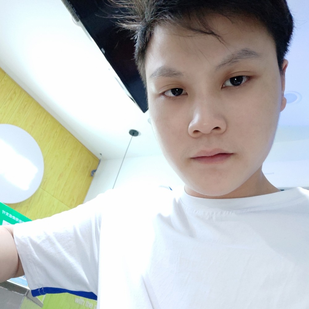 发箍背后的照片