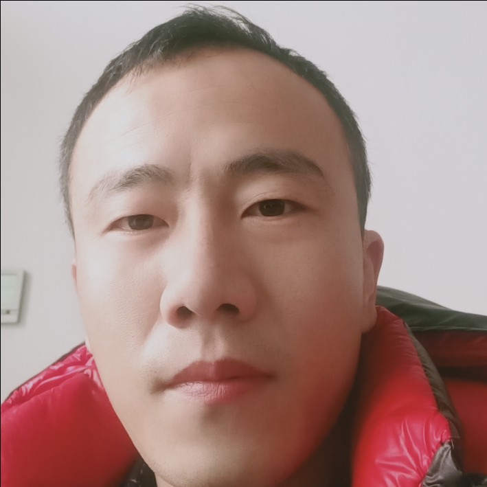 石头回首无奈的照片