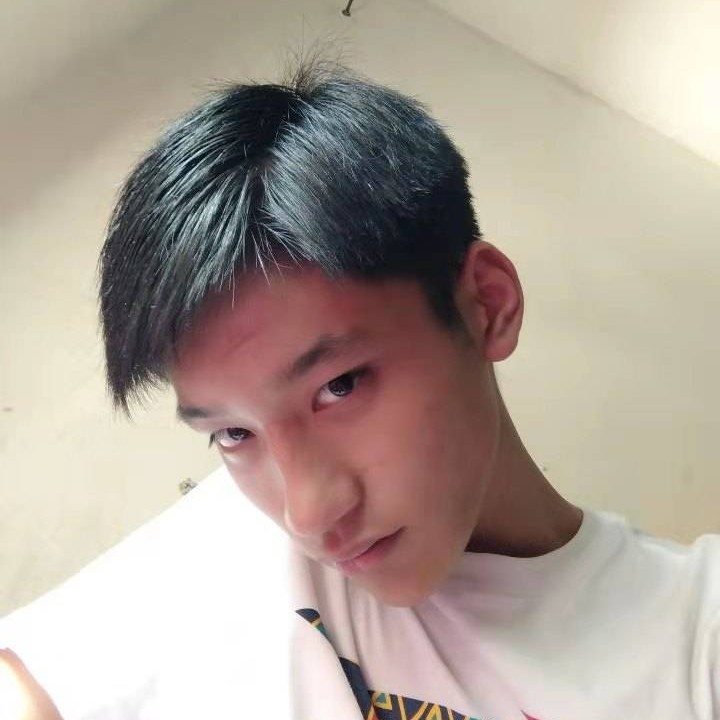 夏露愿大胆的照片