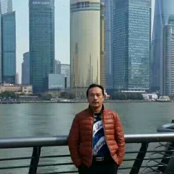 静候一人的照片