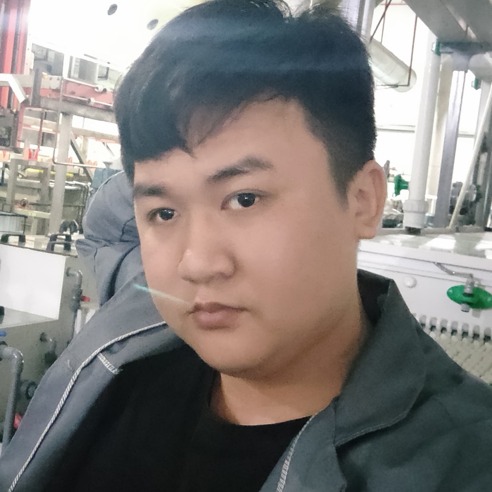 衬衫苦恋默默的照片