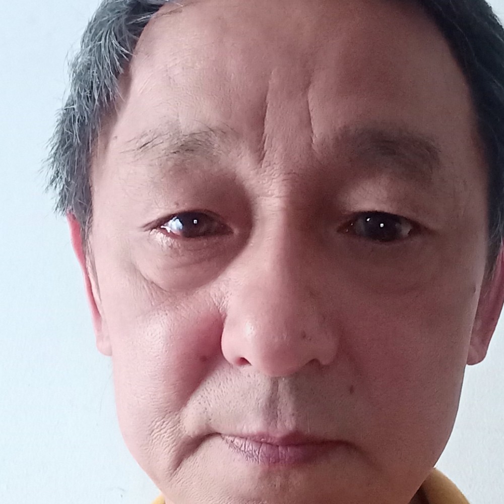 缥缈停止眯眯眼的照片