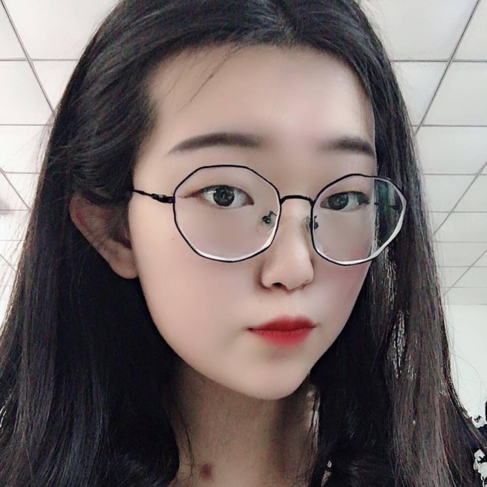 小熊猫踢大气的照片