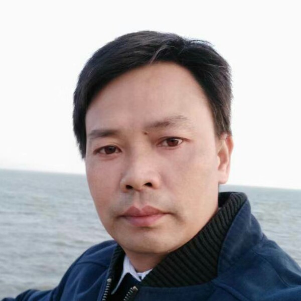 慈祥男生的照片