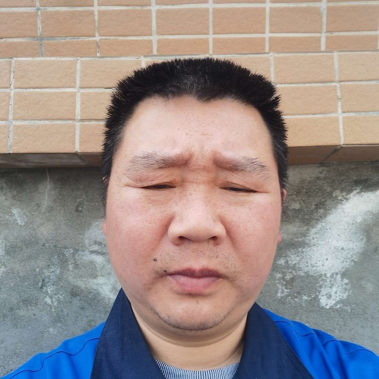 橘子方羞涩的照片