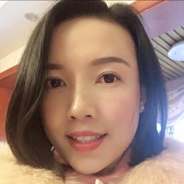 y馨儿的照片