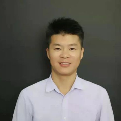 大船停止眯眯眼的照片