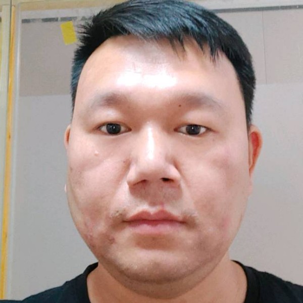 蒙面番茄哥的照片