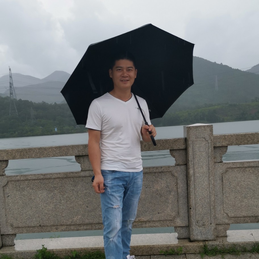 曾新华的照片