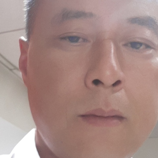 跳跃笑小笼包的照片