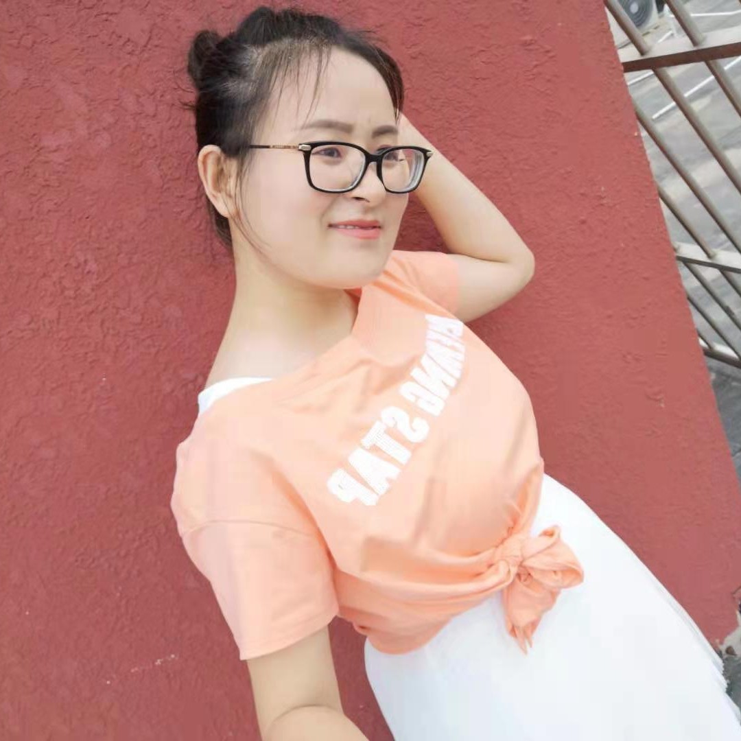 勤劳蹙眉鞋垫的照片