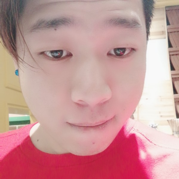 你脑袋上有个橘子的照片