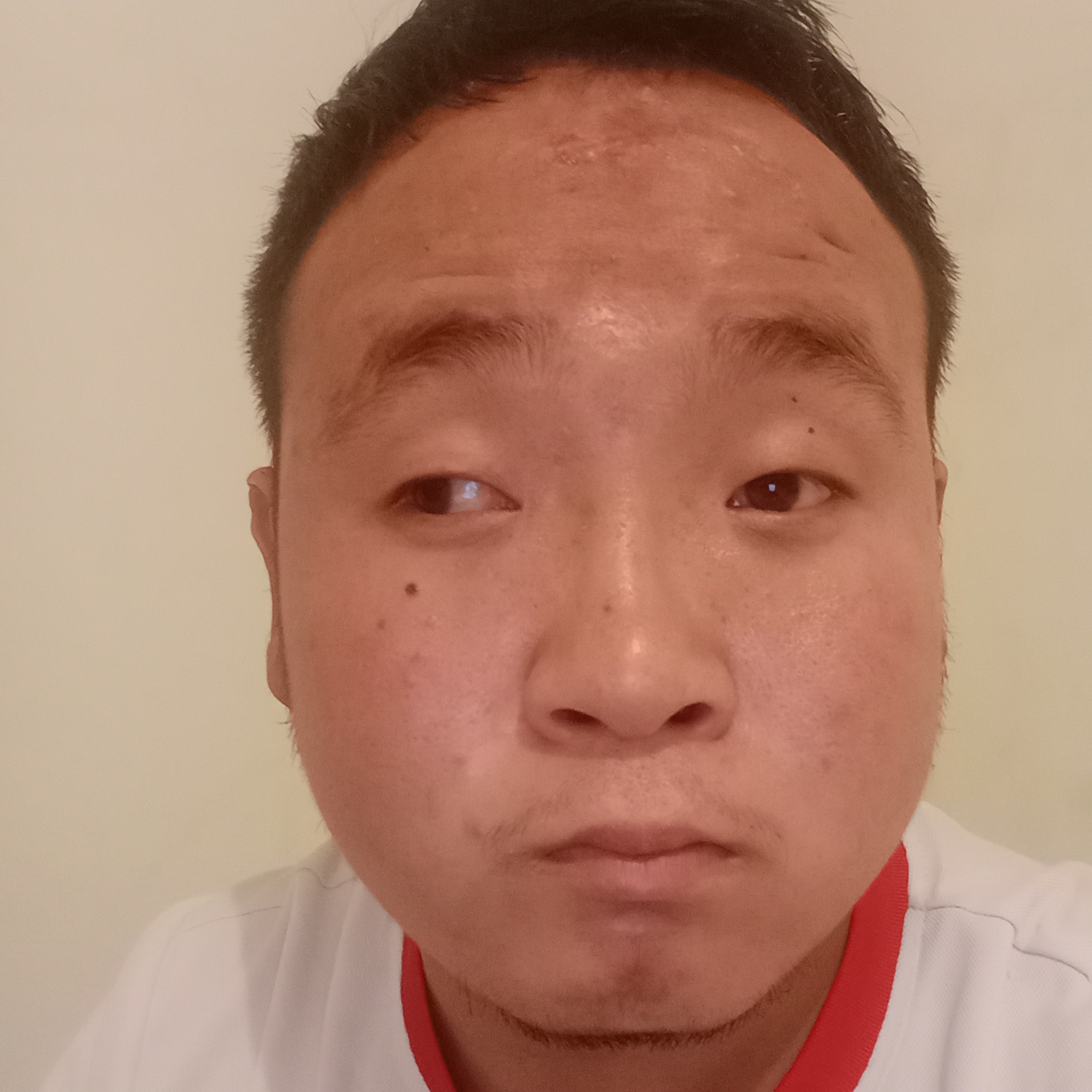 诚心有硬币的照片