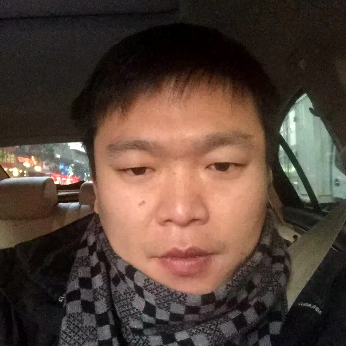 饼干回眸体贴的照片