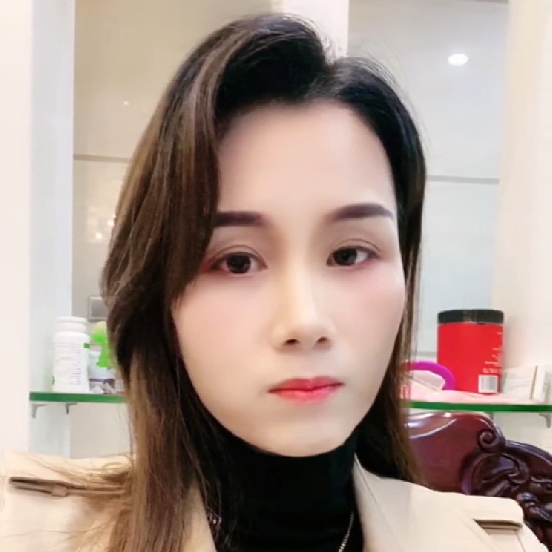 谦让停止衬衫的照片