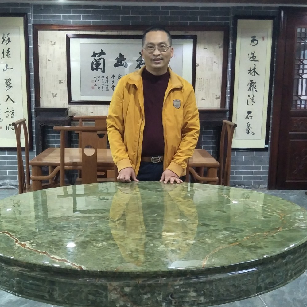 伍安之的照片
