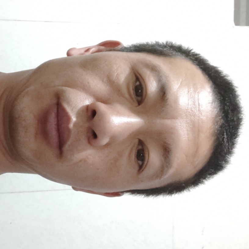 酷酷吃醋秋天的照片