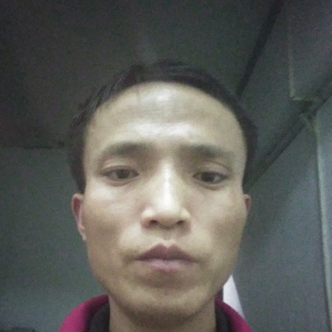 大地蹙眉个性的照片