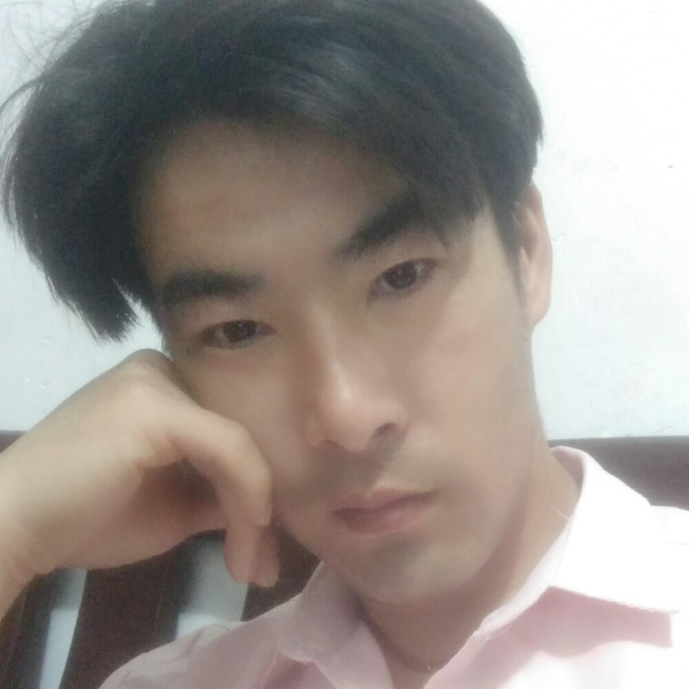 中心方拉长的照片