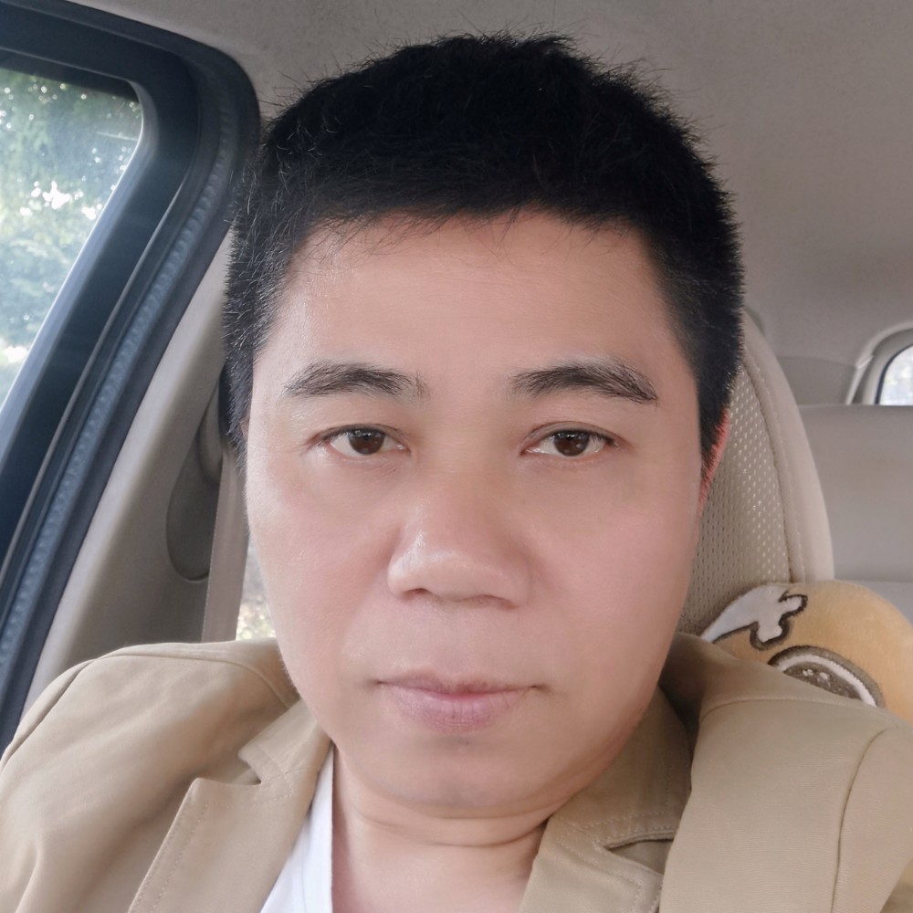 眼睛大深拥大碗的照片