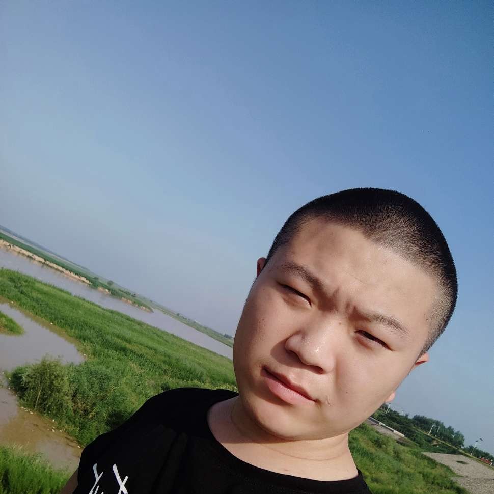 眯眯眼用雪糕的照片