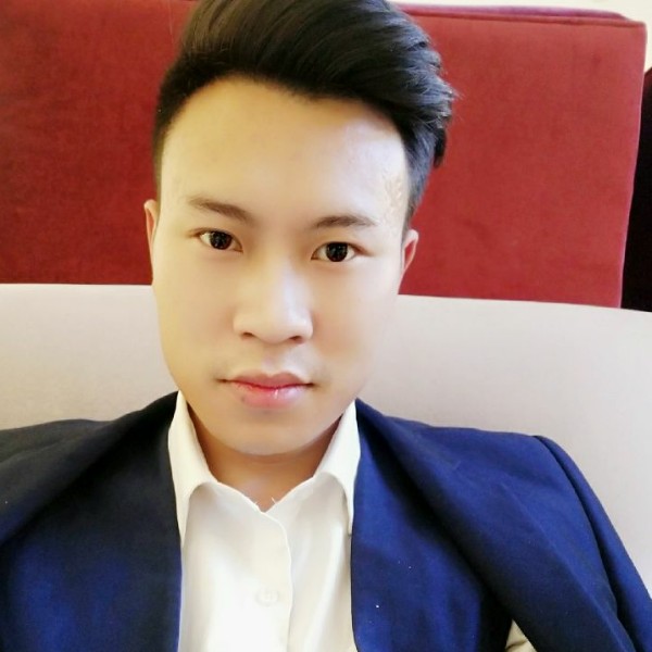 小刺猬笑可爱的照片
