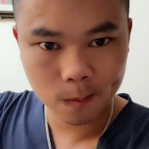 路灯倾心自觉的照片