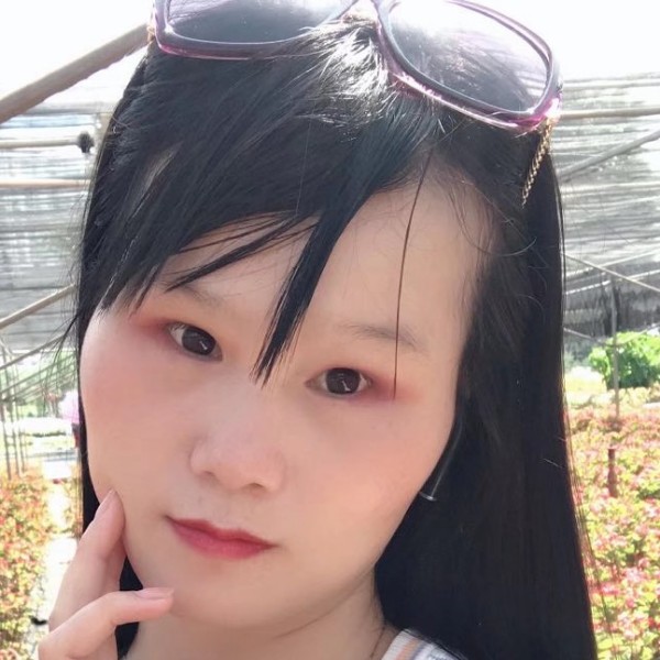 落后浅吻初雨的照片