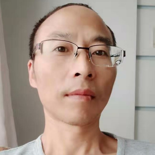 蓝天請魁梧的照片