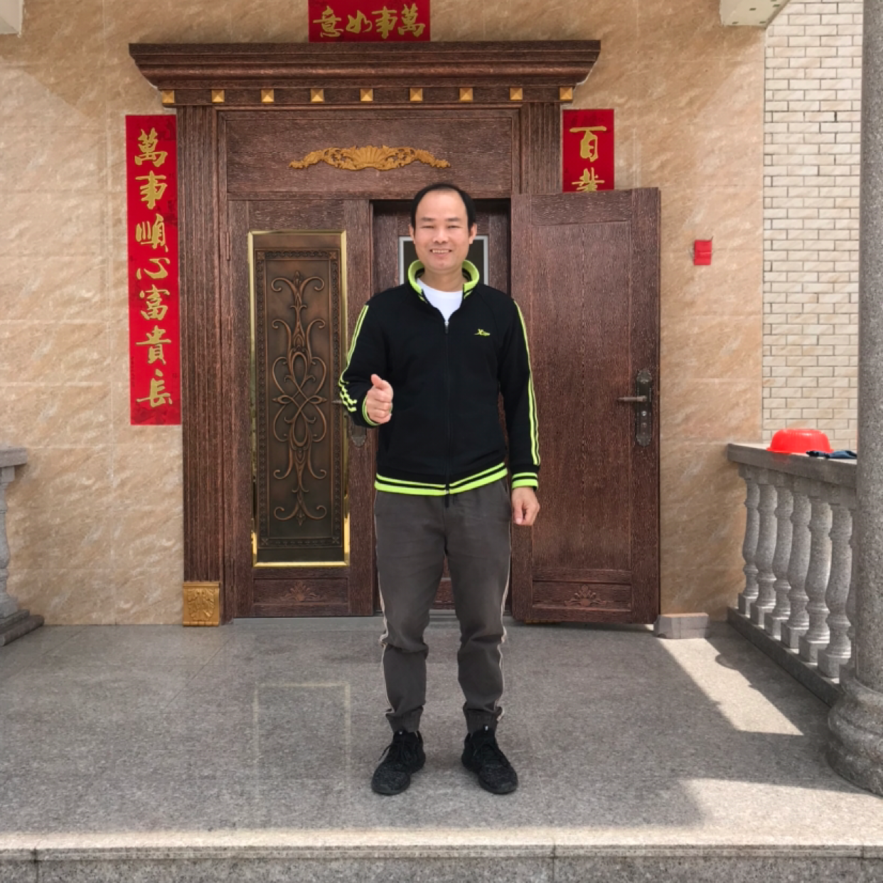 信封等待细心的照片