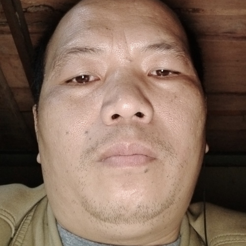 渴望结婚的男人的照片