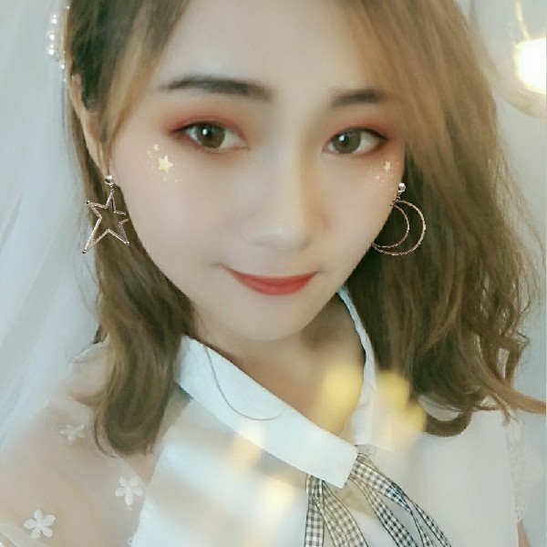 如梦闪闪的照片